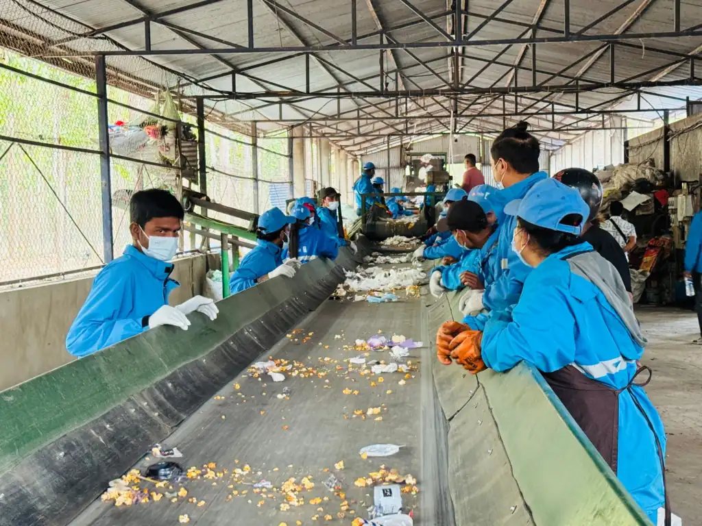 重庆安云途贸易厨房小电选型指南：微波炉与电烤箱搭配方案