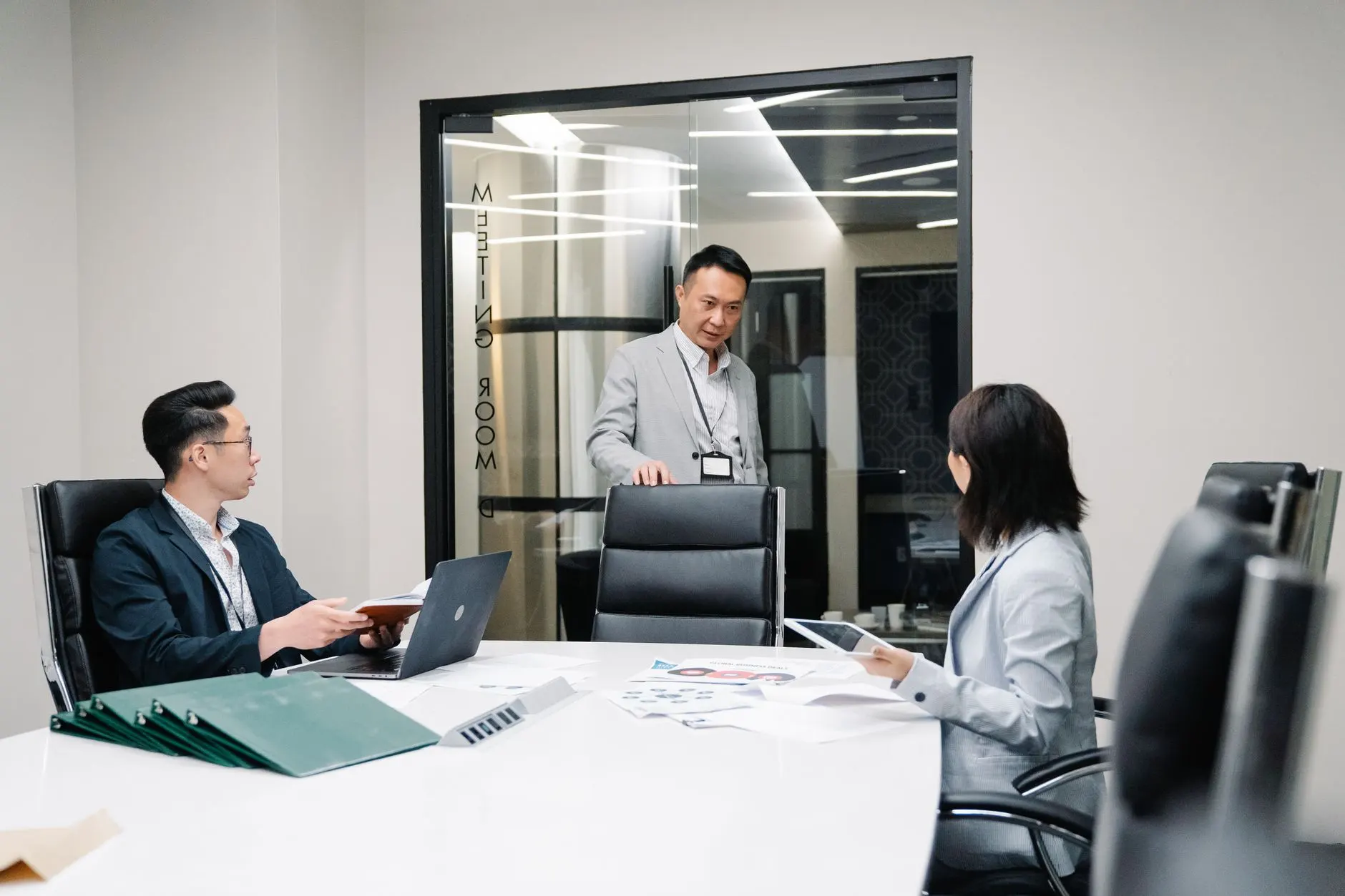 安云途贸易电烤箱系列技术参数对比与选购要点分析